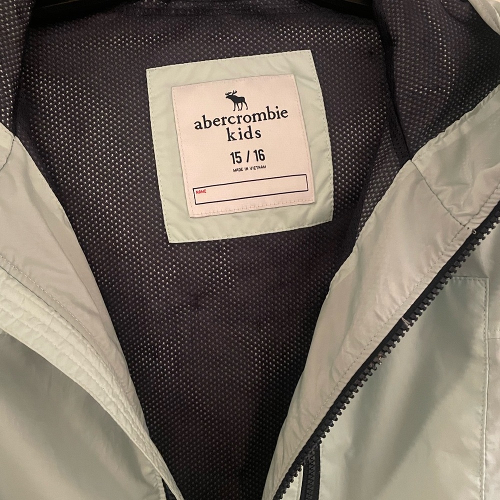 Abercrombie kids raincoat w/hood, size XL (15/16) girls - Picture 4 of 4
